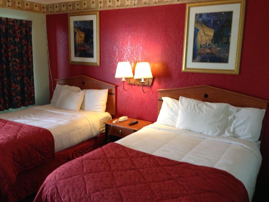 كلوستون Motor Inn الغرفة الصورة